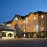 Фотография гостиницы Days Inn by Wyndham Medicine Hat