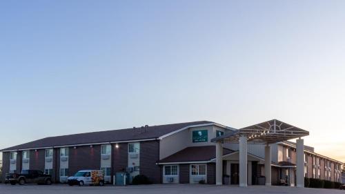 Фотография гостиницы Bearcat Inn and Suites