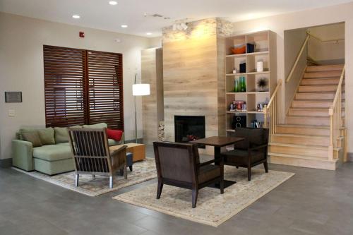 Фотография гостиницы Comfort Inn & Suites Cartersville - Emerson Lake Point