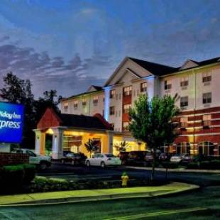 Фотографии гостиницы 
            Holiday Inn Express La Plata, an IHG Hotel