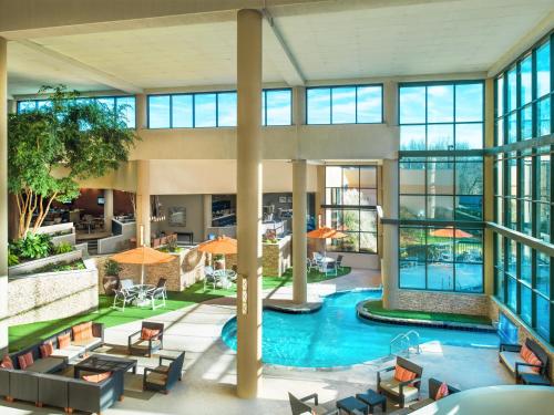 Фотография гостиницы Sheraton Charlotte Airport