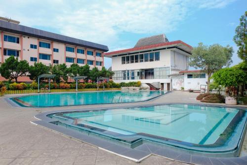 Фотографии гостиницы 
            Hotel Bandung Permai Jember