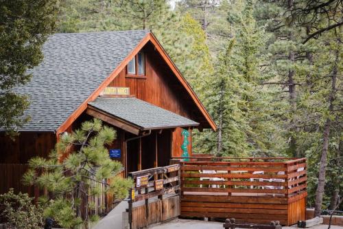 Фотография базы отдыха Idyllwild Camping Resort Wheelchair Accessible Cottage
