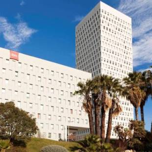 Фотографии гостиницы 
            Ibis Barcelona Santa Coloma