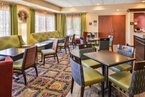 Фотография гостиницы Hampton Inn Waynesboro/Stuarts Draft