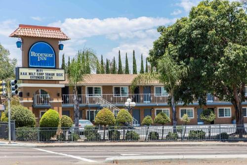 Фотография гостиницы Rodeway Inn Escondido Downtown