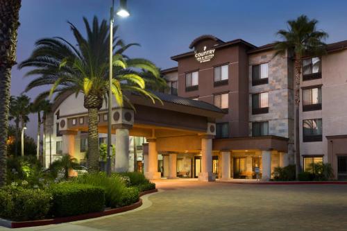 Фотография гостиницы Country Inn & Suites by Radisson, Ontario at Ontario Mills, CA