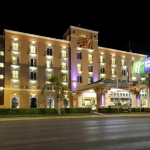 Фотография гостиницы Holiday Inn Express Torreon, an IHG Hotel