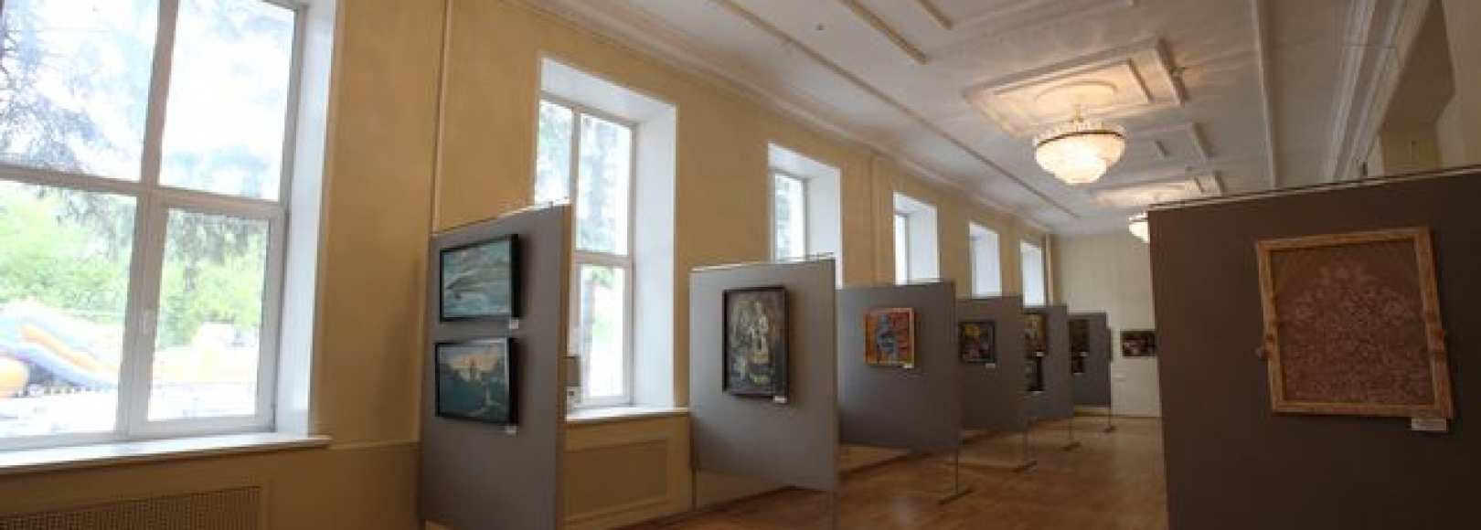Фотография выставочного зала Большой выставочный зал ДК Чайка