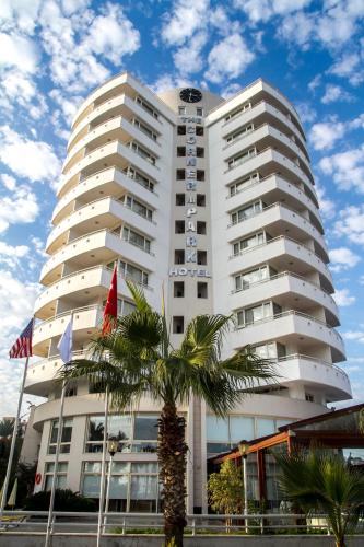 Фотография гостиницы The Corner Park Hotel