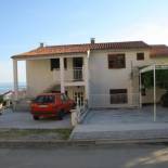 Фотография гостевого дома Apartments with a parking space Promajna, Makarska - 2710