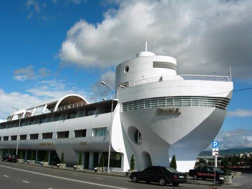 Фотографии гостиницы 
            Cruise Hotel